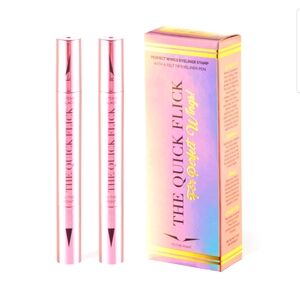 The Quick Flick Eyeliner Sta mp*in Black NWT
